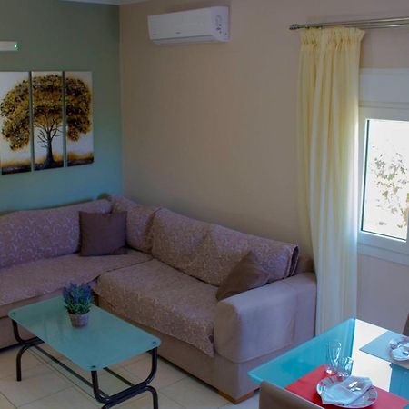 Lydia'S Apartment Stilos ภายนอก รูปภาพ