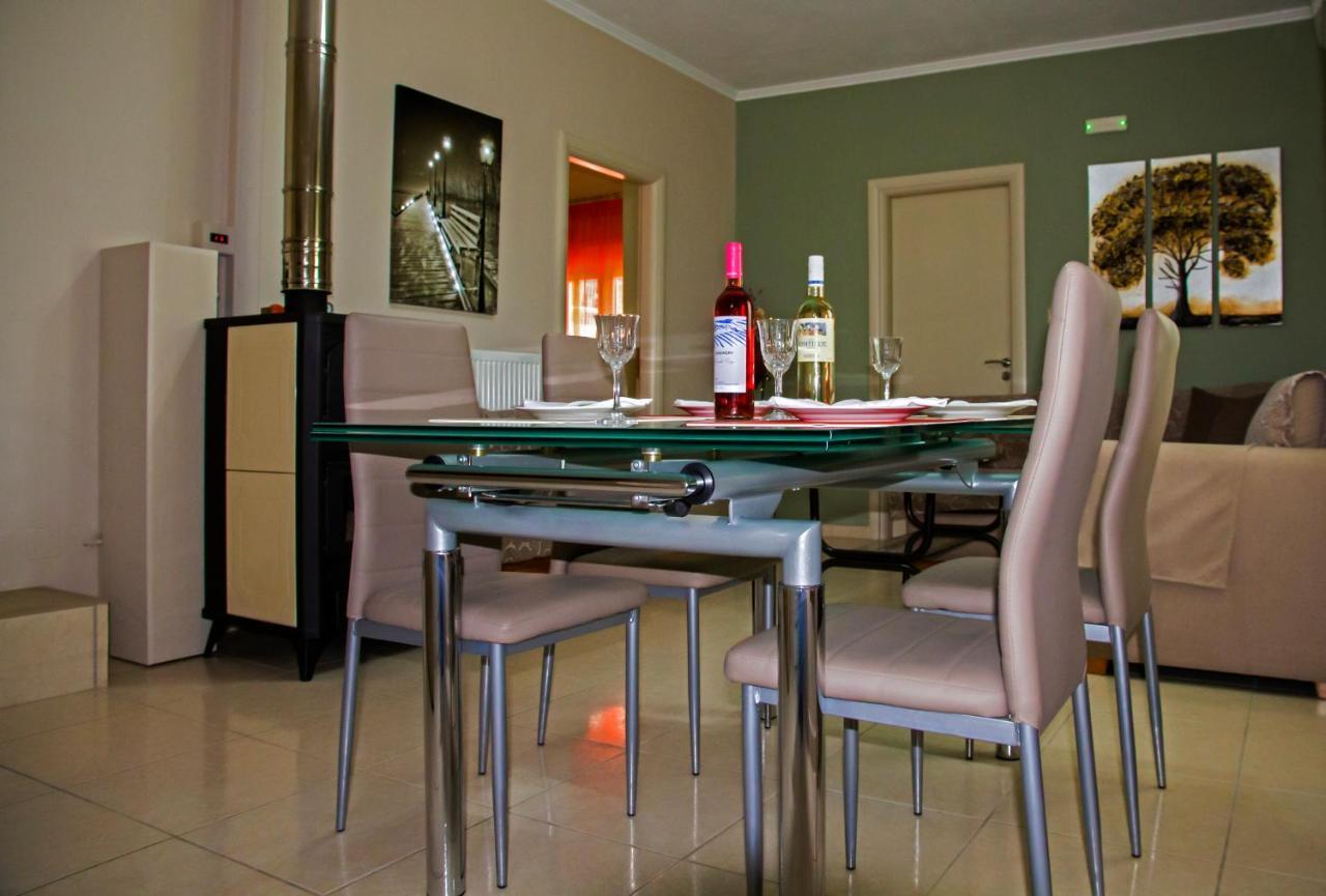 Lydia'S Apartment Stilos ภายนอก รูปภาพ