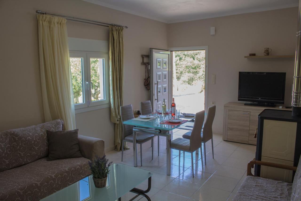 Lydia'S Apartment Stilos ภายนอก รูปภาพ