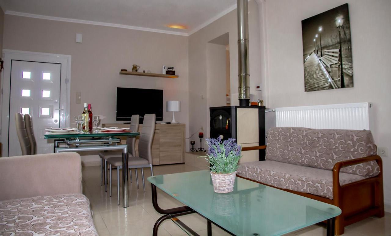 Lydia'S Apartment Stilos ภายนอก รูปภาพ