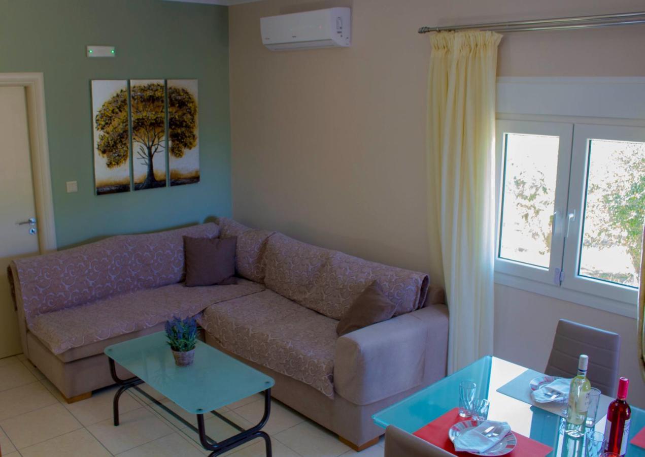 Lydia'S Apartment Stilos ภายนอก รูปภาพ